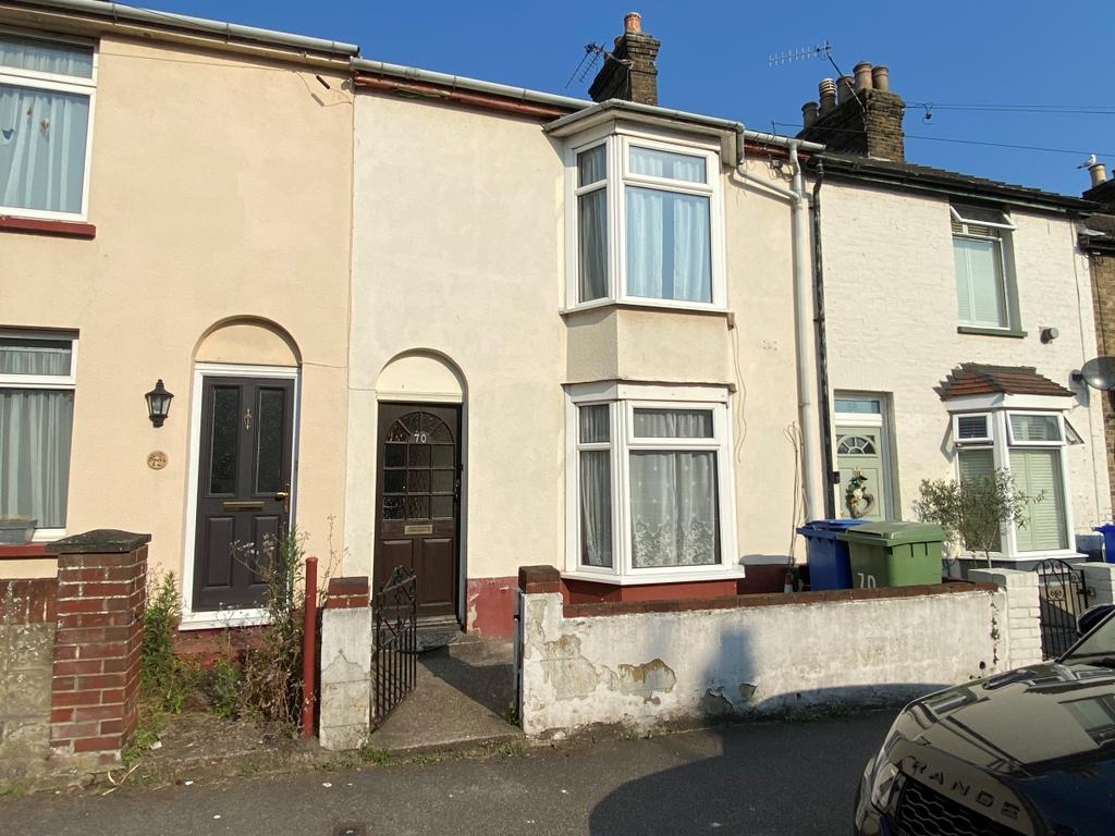 St. Marys Road Faversham ME13 3 bed terraced house £1,100 pcm (£254 pw)