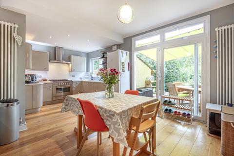5 Chesham Crescent, London, SE20 7RL