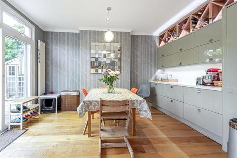 5 Chesham Crescent, London, SE20 7RL