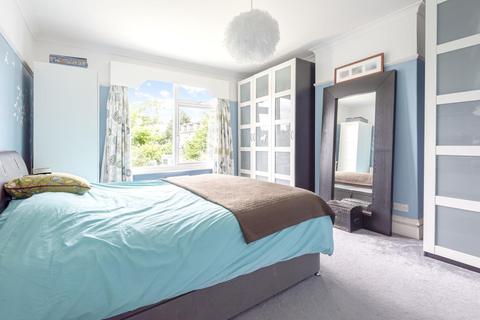 5 Chesham Crescent, London, SE20 7RL