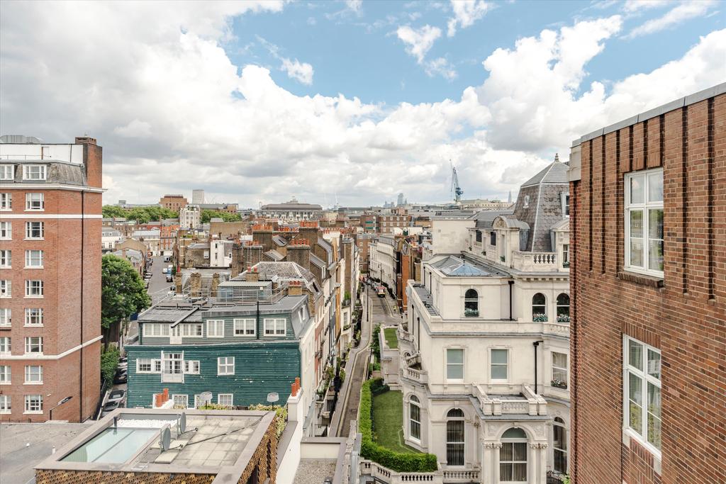 Chesterfield Gardens, Mayfair... 2 bed flat £2,495,000