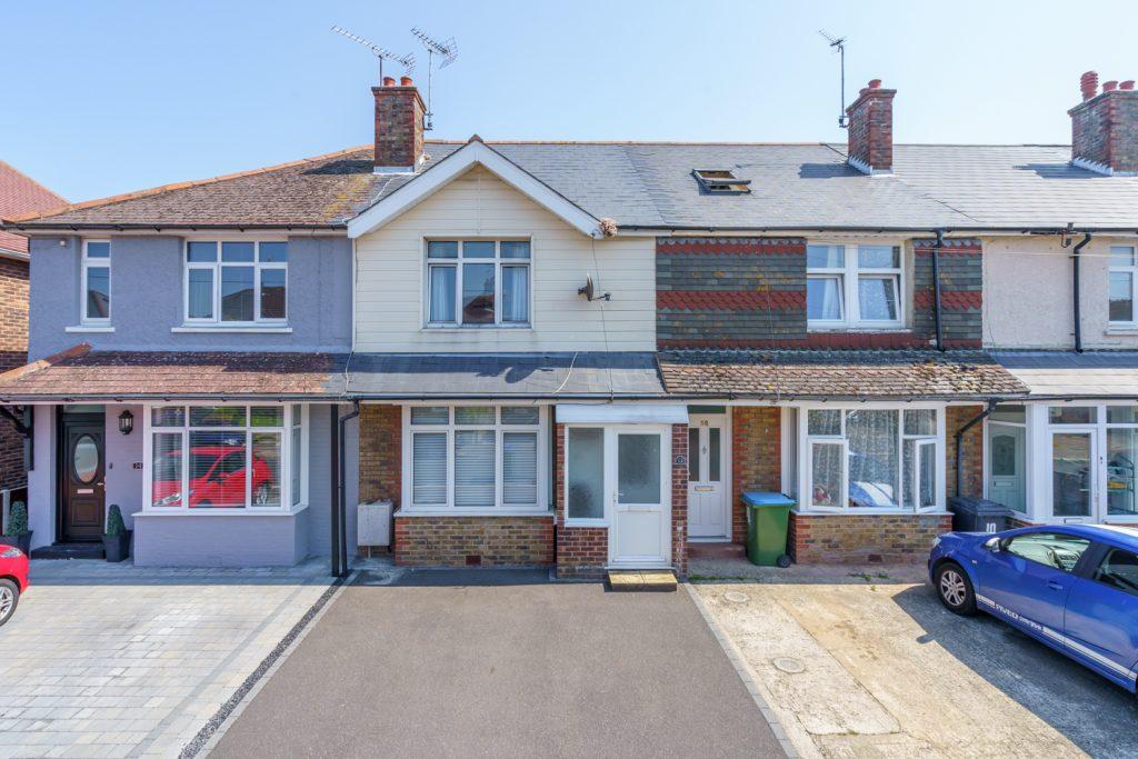 Murina Avenue, Bognor Regis, West Sussex, PO21 2DA 2 bed terraced house