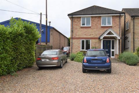 3 bedroom detached house to rent, Church Road, Teversham, Cambridge