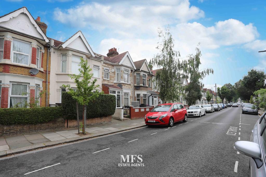 Woodlands Road, Southall, UB1 4 bed terraced house for sale £599,950