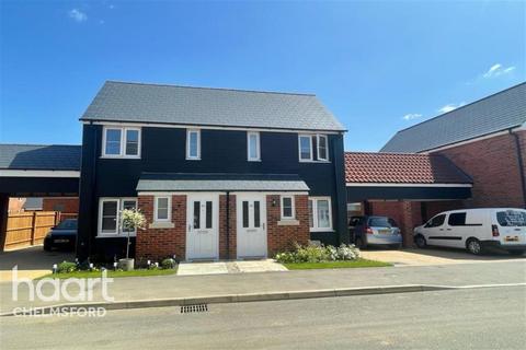 2 bedroom semi-detached house to rent, Foxglove Avenue, Chelmsford