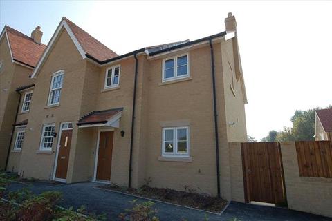 3 bedroom end of terrace house to rent, Mill Park Gardens, Mildenhall, Bury St. Edmunds, Suffolk, IP28