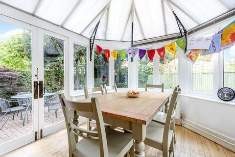 27 Hillcrest Road, Acton, London, W3 9RN