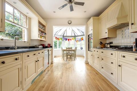 27 Hillcrest Road, Acton, London, W3 9RN