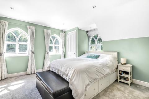 Dell Cottage Convent Lane, Cobham, KT11 1HB