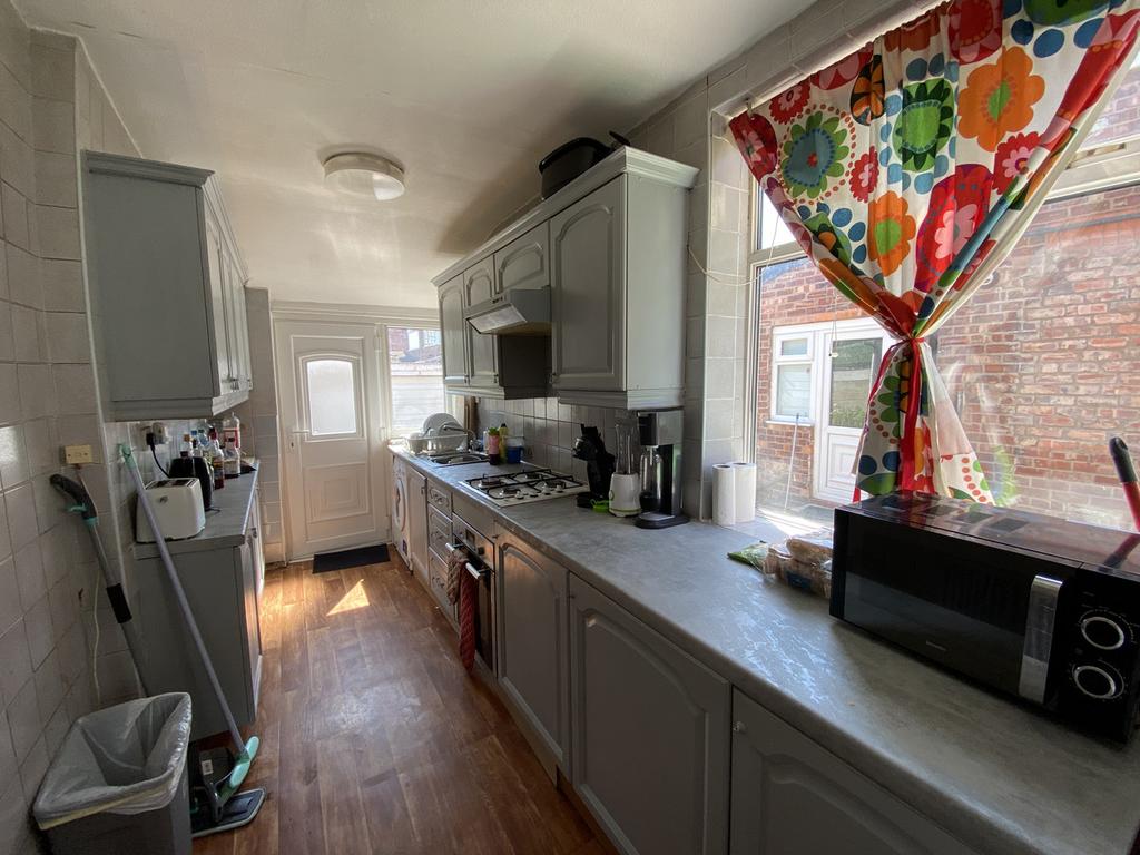 Brantingham Road, Manchester, M21 0TT 4 bed semidetached house £