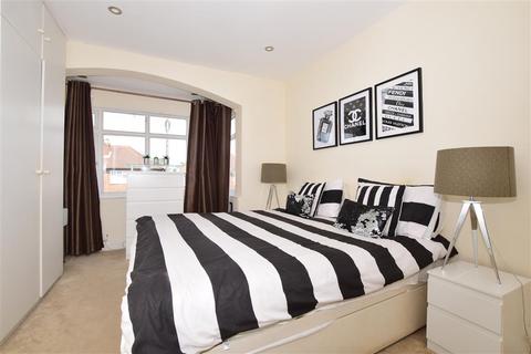 507 Gander Green Lane, Sutton, SM3 9RF