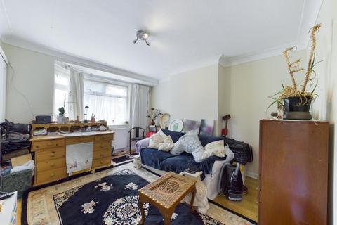 43 Elmcroft Close, Feltham, TW14 9HH