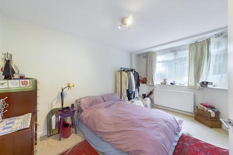 43 Elmcroft Close, Feltham, TW14 9HH