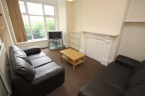 5 bedroom house share to rent, Lucas Street, Woodhouse, Leeds, LS6 2JD