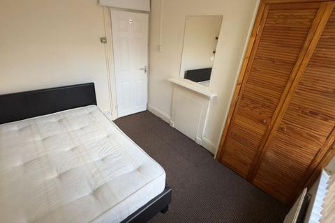 undefined, Room 3, Lucas Street, Woodhouse, Leeds, LS6 2JD