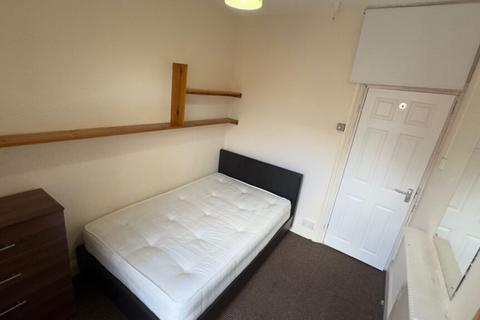 undefined, Room 3, Lucas Street, Woodhouse, Leeds, LS6 2JD