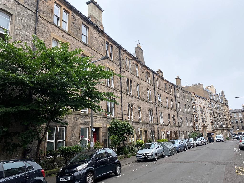 Blackwood Crescent, Newington, Edinburgh, EH9 2 bed flat £990 pcm (£