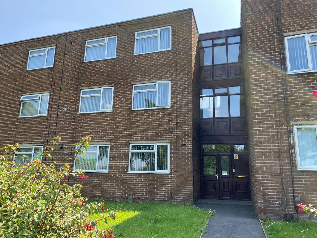Moor Court, Fazakerley, Liverpool, L10 2 bed flat £75,000