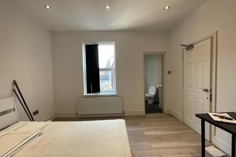 Studio to rent, Albany Road, Earlsdon, Coventry, CV5