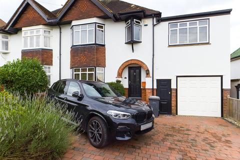 8 Deakin Leas, Tonbridge, TN9 2JU