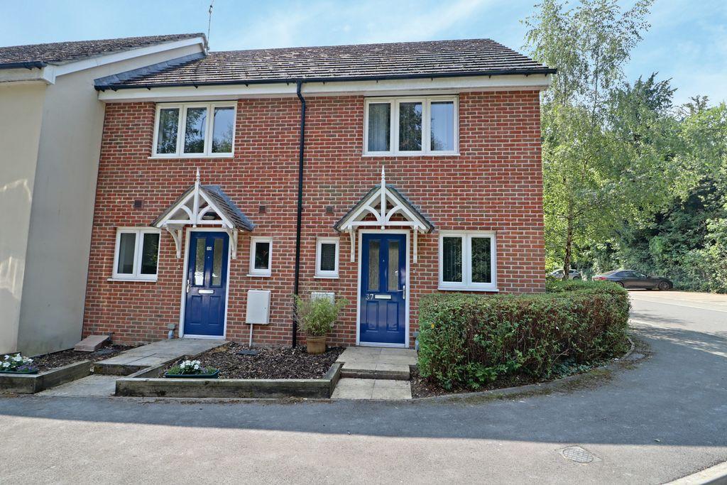 Skippetts Gardens, Basingstoke RG21 3FB 2 bed end of terrace house £285,000