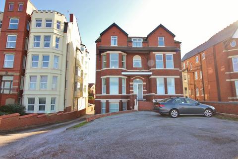 2 bedroom flat to rent, Promenade, Southport, PR9
