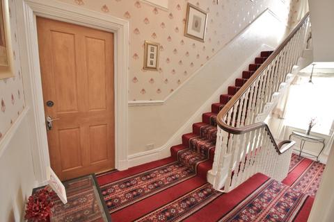 2 bedroom flat to rent, Promenade, Southport, PR9