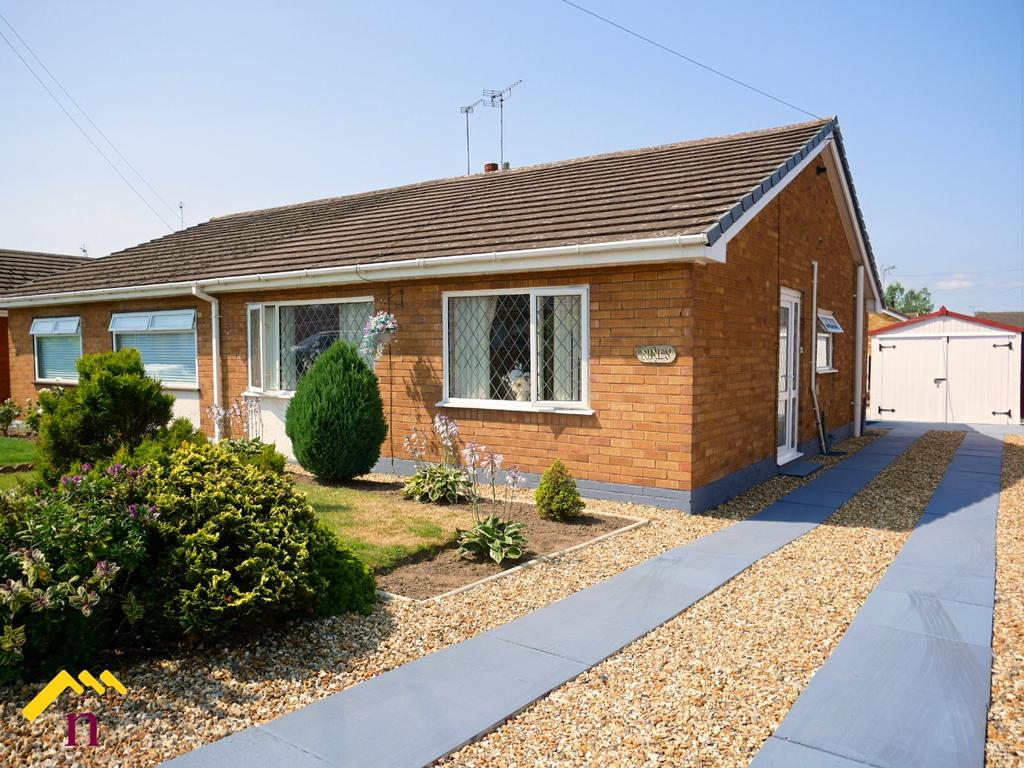 Lower Minster, Borras, Wrexham, LL12 2 bed semidetached bungalow £