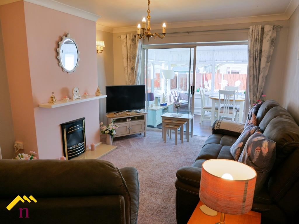 Lower Minster, Borras, Wrexham, LL12 2 bed semidetached bungalow £