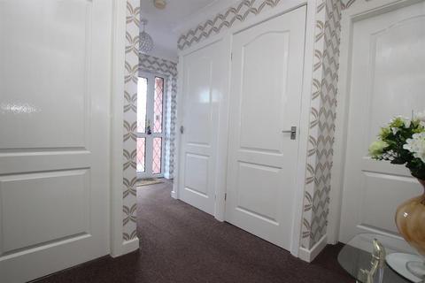 12 Alpine Grove, Blackburn, BB2 4QW