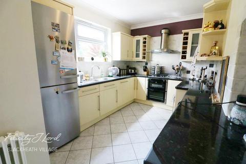 80 Dursley Road, London, SE3 8PG