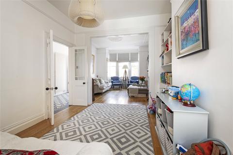 31 Gayville Road, London, SW11 6JW