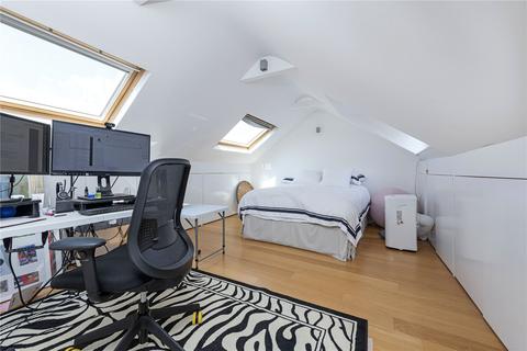 31 Gayville Road, London, SW11 6JW