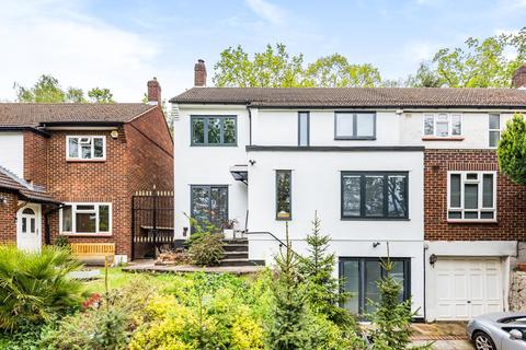 22 Madeira Avenue, Bromley, BR1 4AY