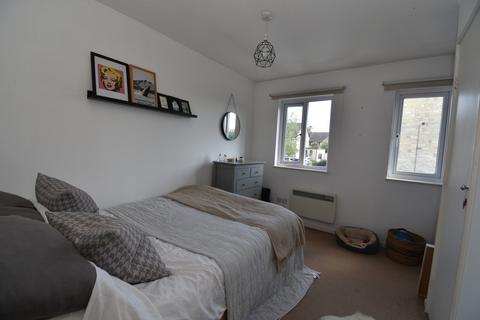 2 bedroom terraced house to rent, Kemble Drive