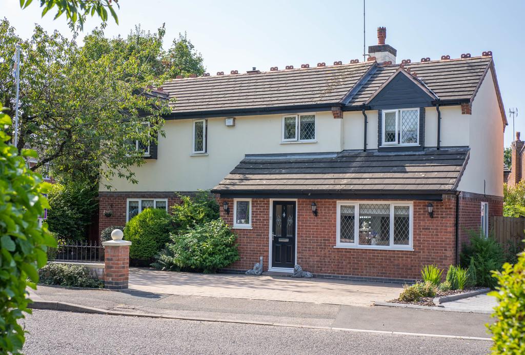Furze Lane, Winyates Green, Redditch B98 0SE 4 bed detached house £