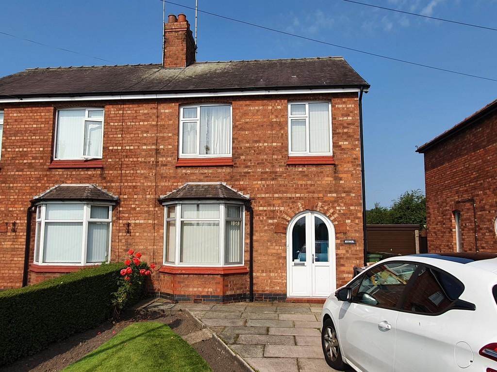 Clive Lane, Winsford 3 bed semidetached house £185,000