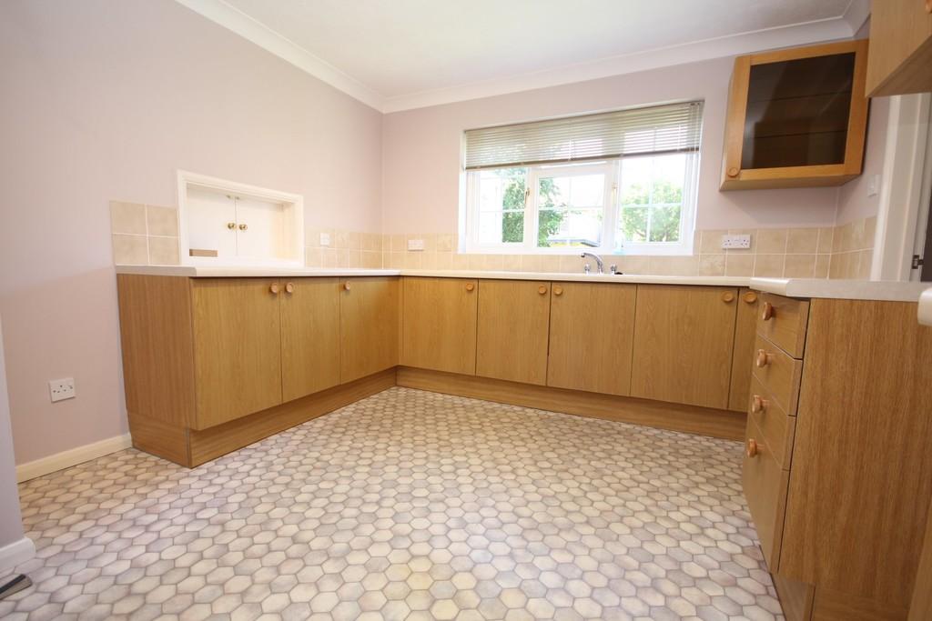 St. Cuthberts Lane, Locks Heath 4 bed detached house £450,000