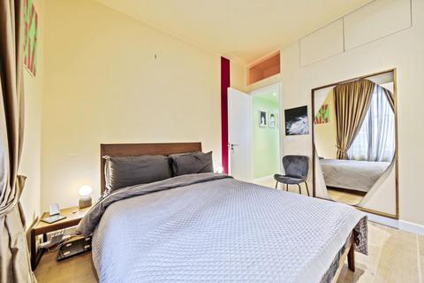 1 bedroom apartment to rent, Queens Gardens,  Bayswater,  W2