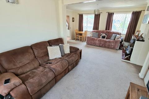 13 Beaumont Crescent, Brackley, NN13 6AS