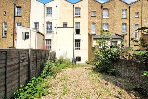 4 bedroom terraced house to rent, Commercial Road, London