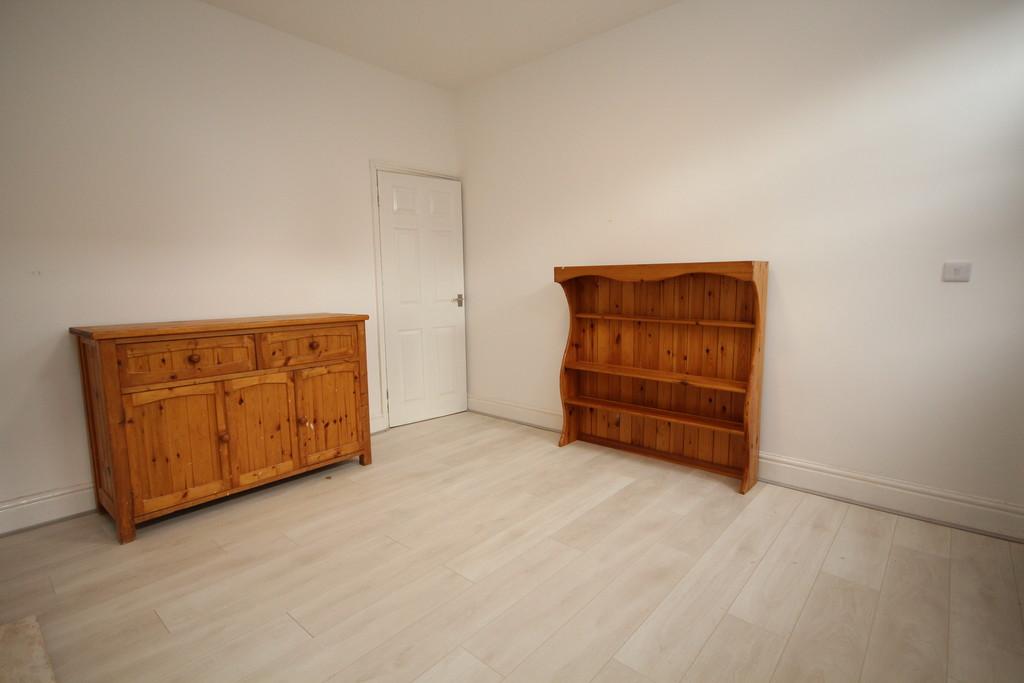 Westbury Road, Nuneaton 2 bed terraced house £700 pcm (£162 pw)