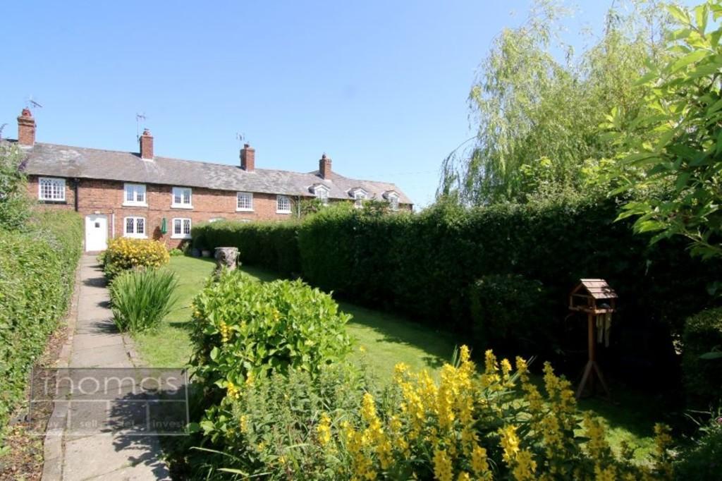 Crewe Lane South, Crewe By Farndon, CH3 3 bed terraced house £250,000