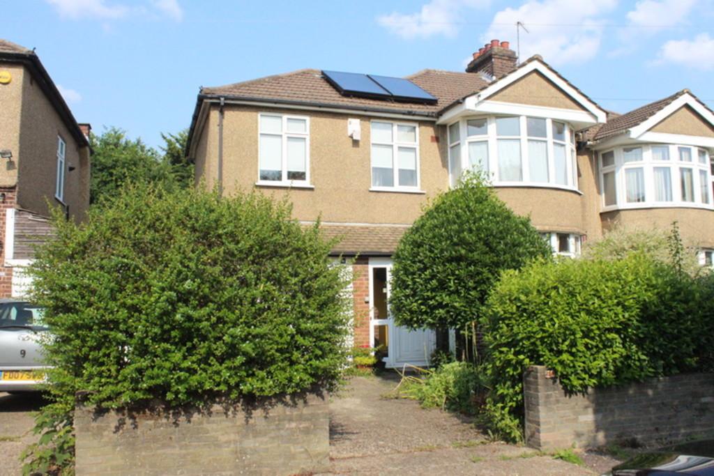 College Hill Road, Harrow Weald 4 bed semidetached house £650,000