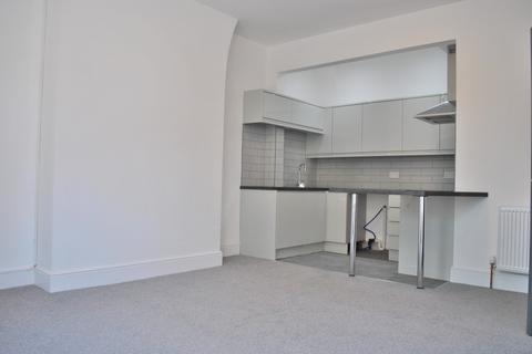 2 bedroom apartment to rent, Northenden Road, Sale