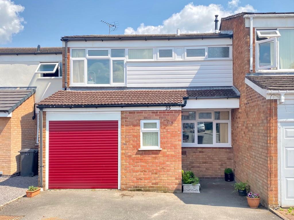 Daniel Avenue, Stockingford, Nuneaton 3 bed terraced house £190,000