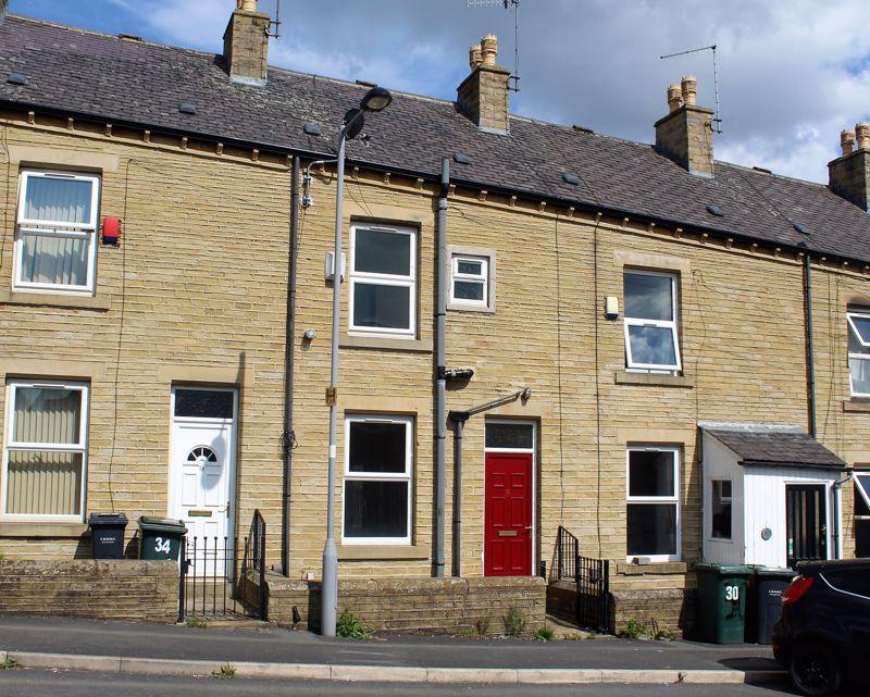Lund Street, Fairweather Green, Bradford, BD8 0HS 3 bed terraced house