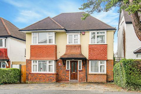 19 Pine Ridge, Carshalton, SM5 4QQ