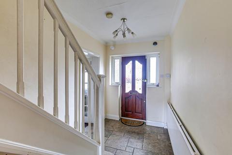 19 Pine Ridge, Carshalton, SM5 4QQ