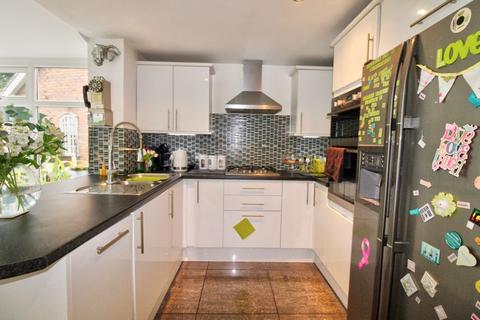 8 Saracen Drive, Sutton Coldfield, B75 7HF